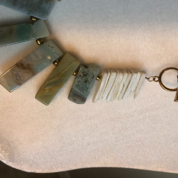 NWT Multi Stone Necklace with faux leather strap and toggle - Picture 2 of 4